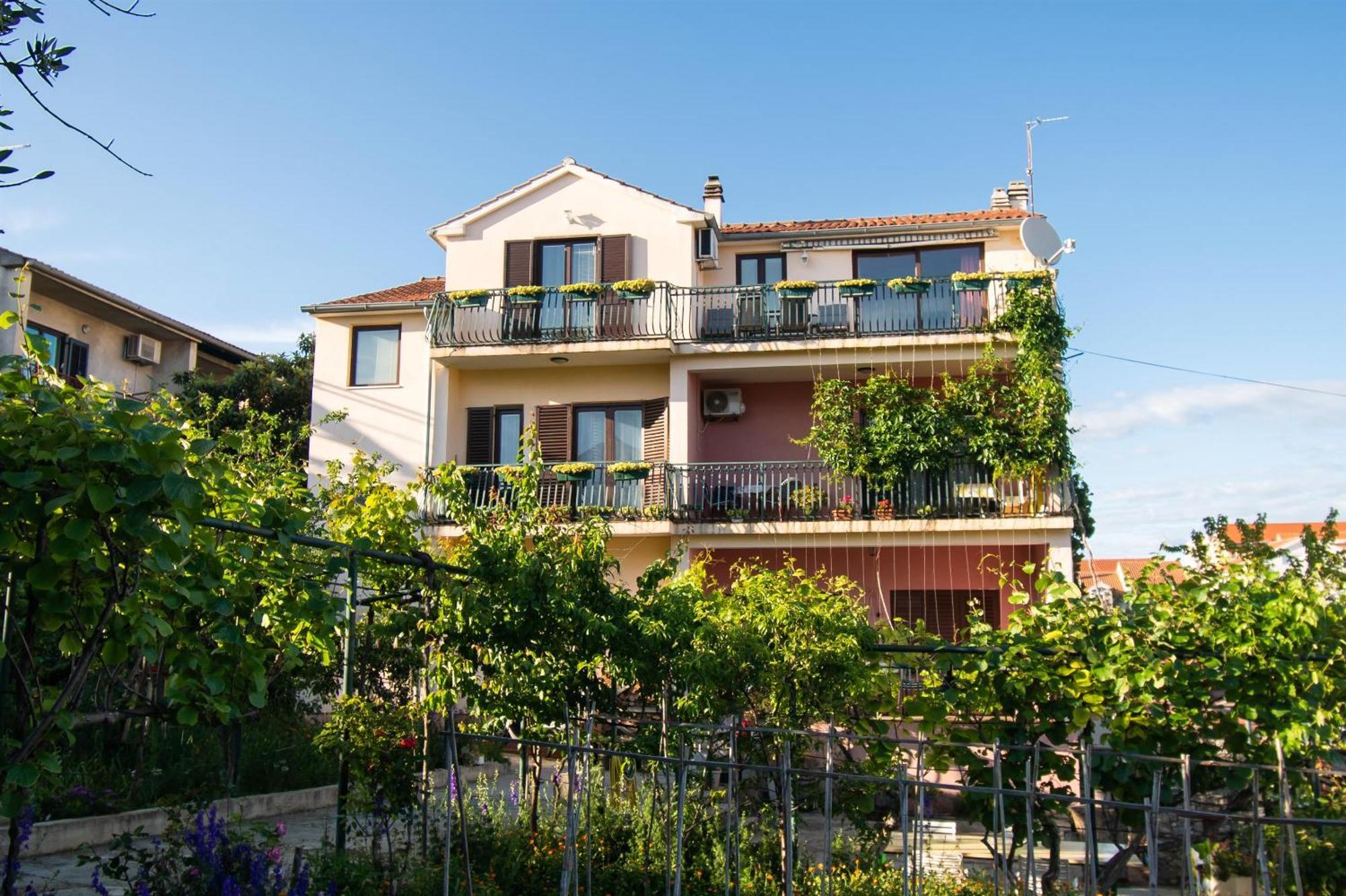 Apartments Green Garden Водице Экстерьер фото