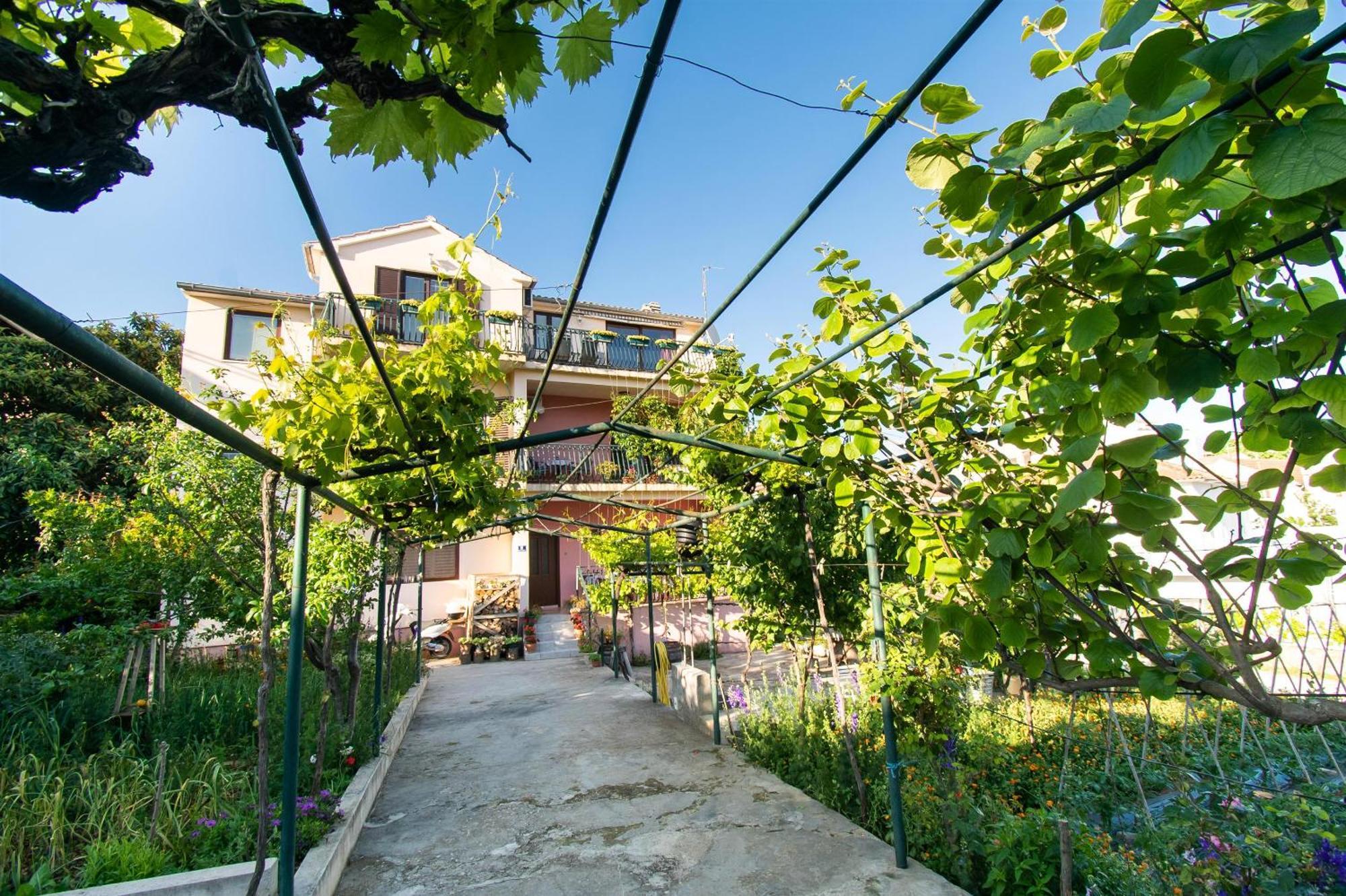 Apartments Green Garden Водице Экстерьер фото